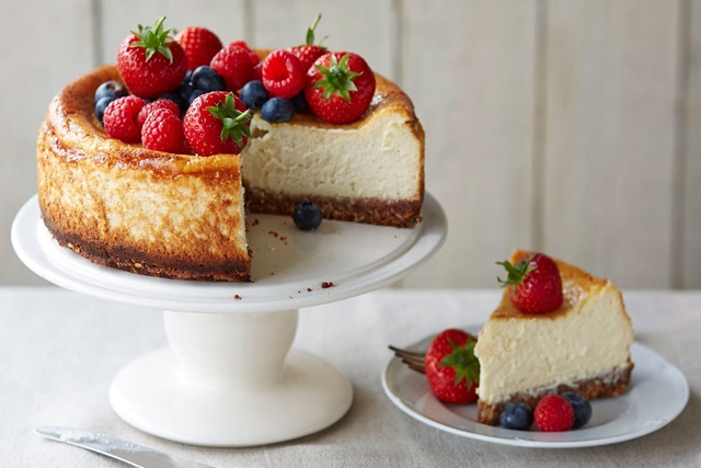 Indulge in Iconic Delight: The Ultimate New York Style Cheesecake Recipe